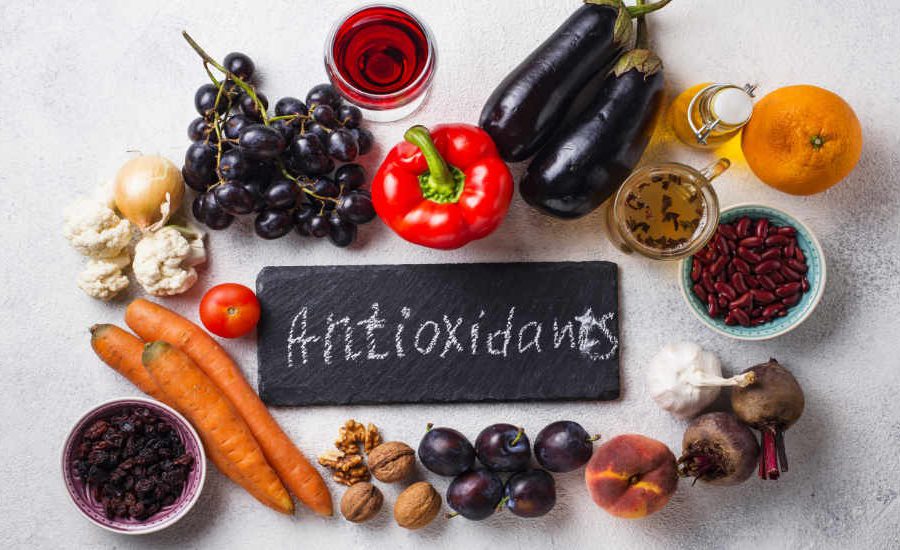 Do antioxidants help fight aging and cancer?